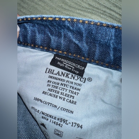 NWT BLANKNYC MADISON CROP HIGH RISE JEANS. - Picture 3 of 4